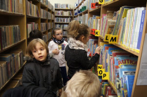 Przedszkolaki w bibliotece