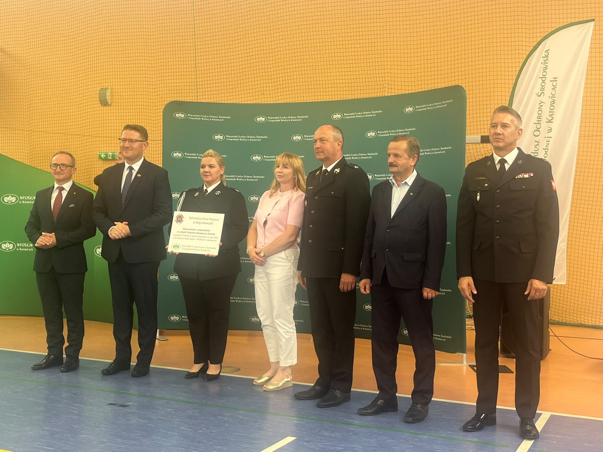 Nowy sprzęt dla strażaków z Kruszyny i Bogusławic – 30 tysięcy złotych wsparcia z WFOŚiGW